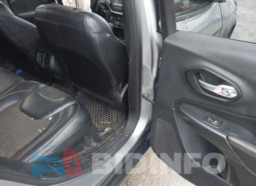 1C4PJMBS8FW786735 Photo# 8