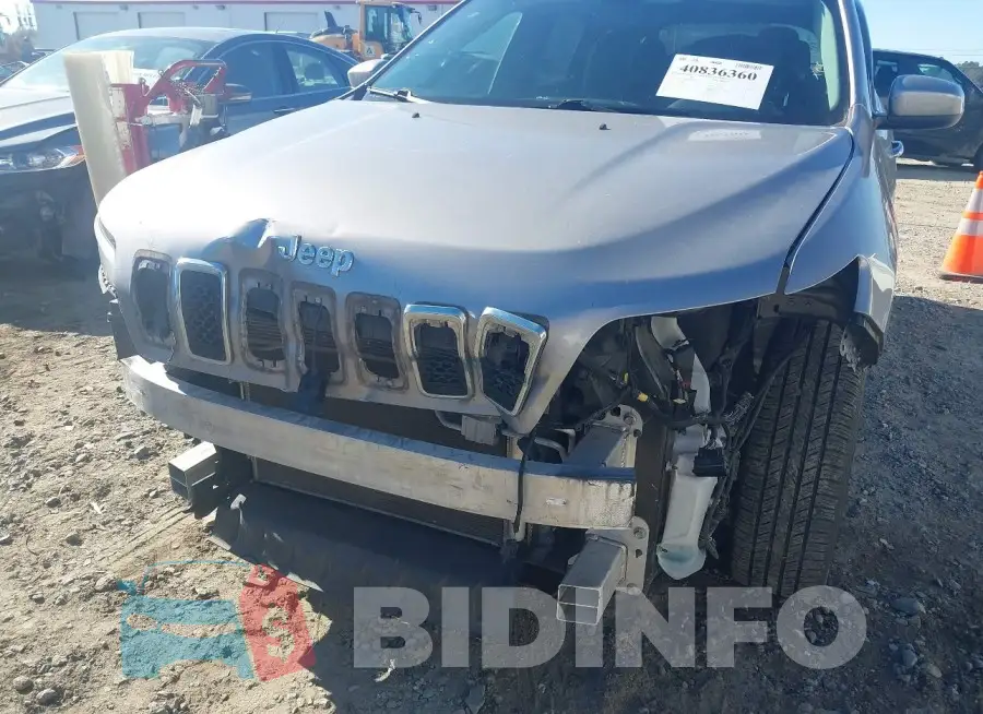1C4PJLCB0KD130074 Photo# 6