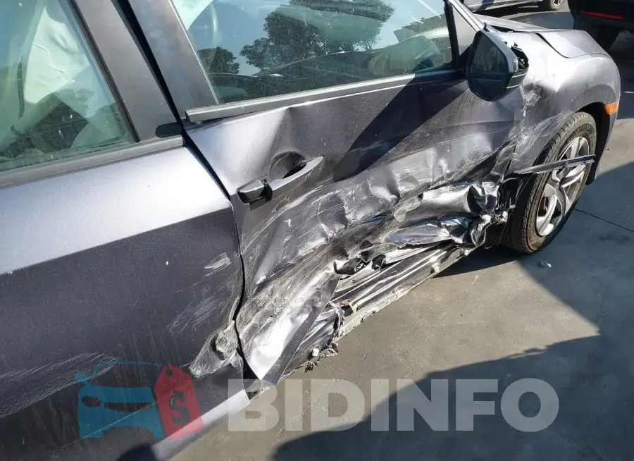 19XFC2F53HE076900 Photo# 6