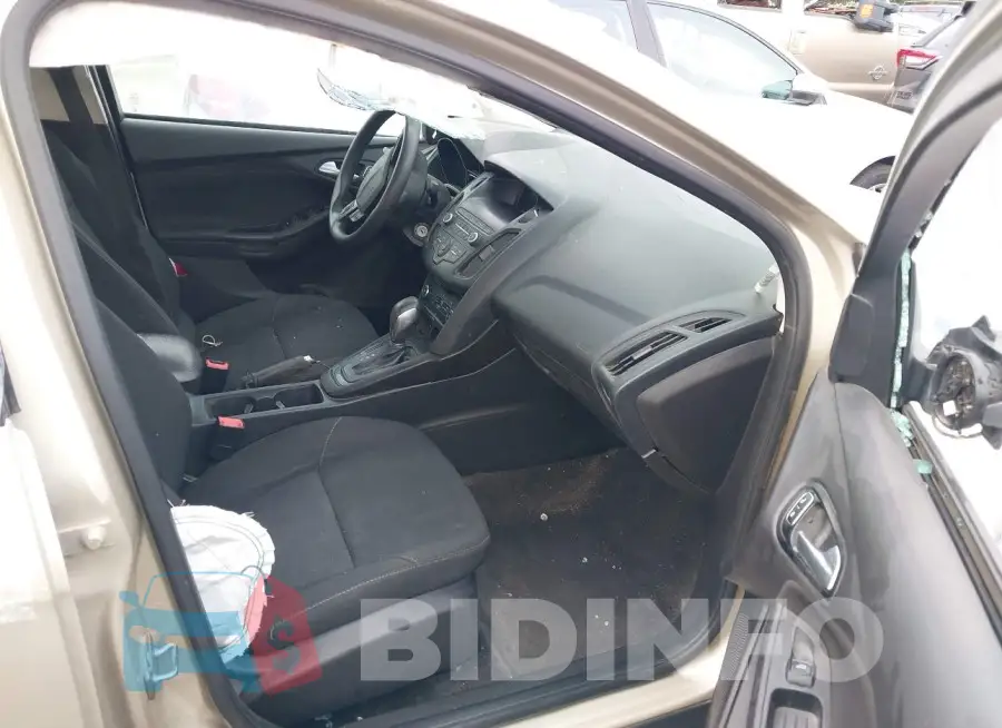 1FADP3F27JL288113 Photo# 5