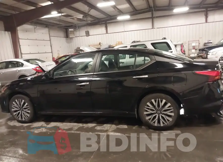 1N4BL4DW6PN401495 Photo# 14