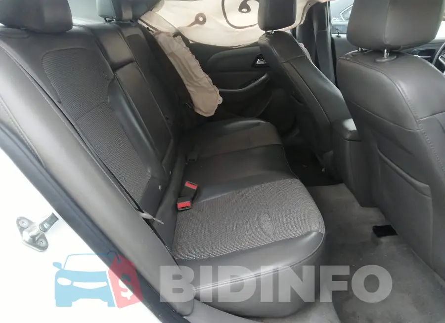 1G11D5SLXFF144070 Photo# 8
