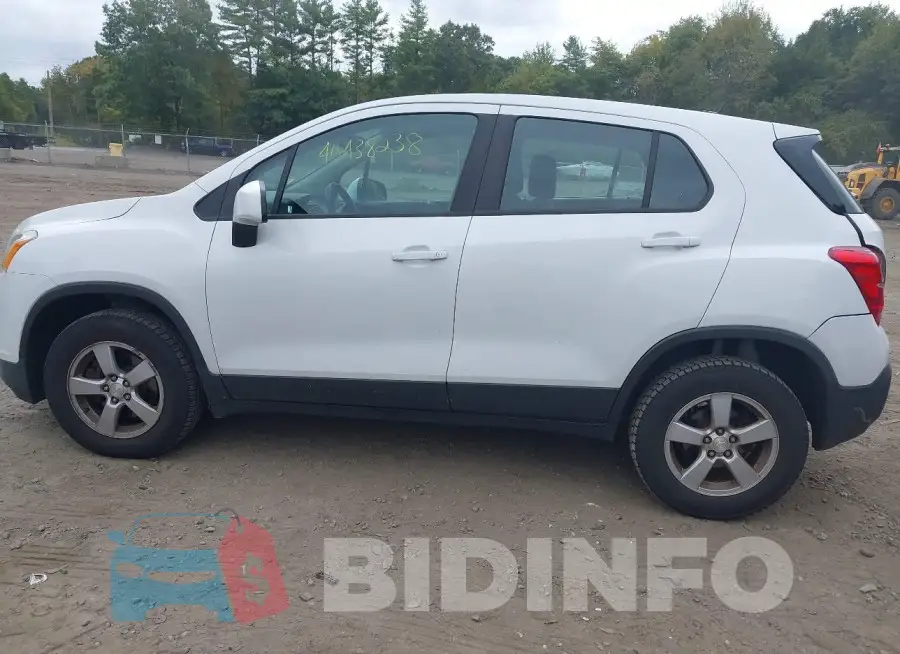 3GNCJNSB9GL276252 Photo# 14