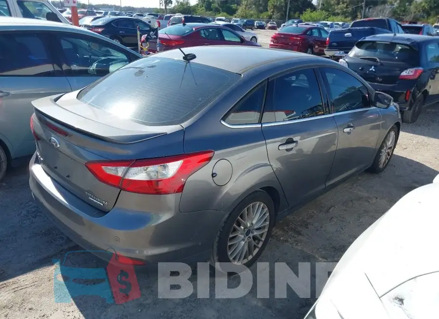 1FADP3J27EL303321 Photo# 4
