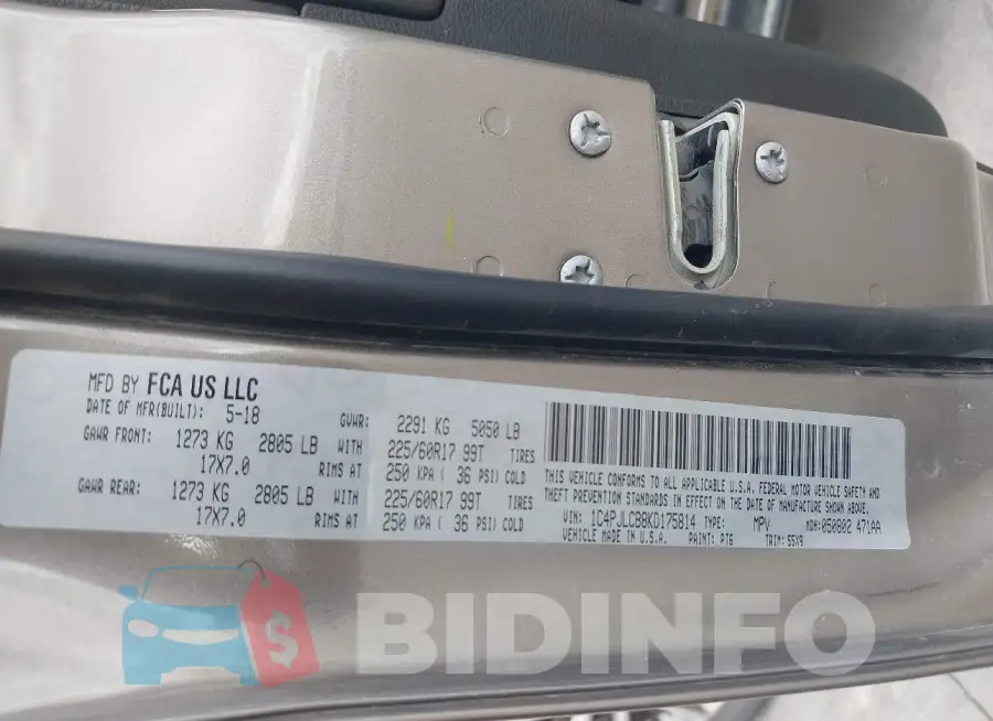 1C4PJLCB8KD175814 Photo# 9