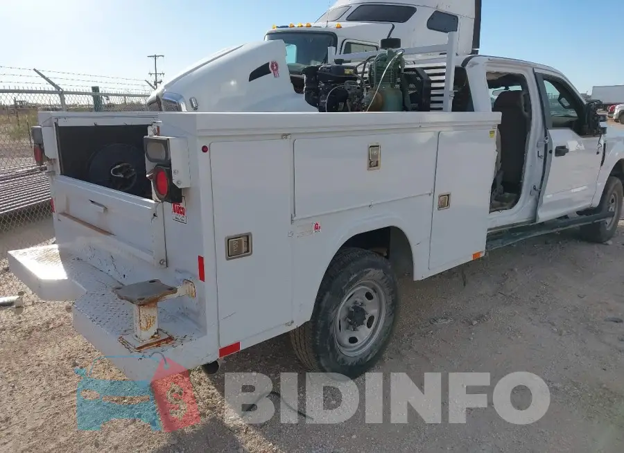 1FT7W2B61NED14924 Photo# 4