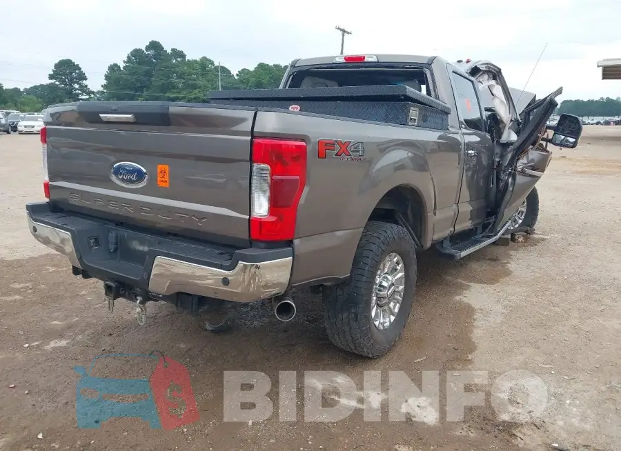 1FT7W2B61JEB82063 Photo# 4