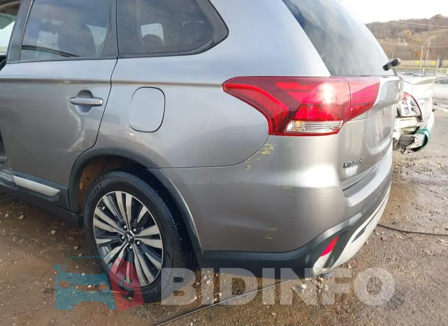 JA4AD3A38KZ042797 Photo# 6