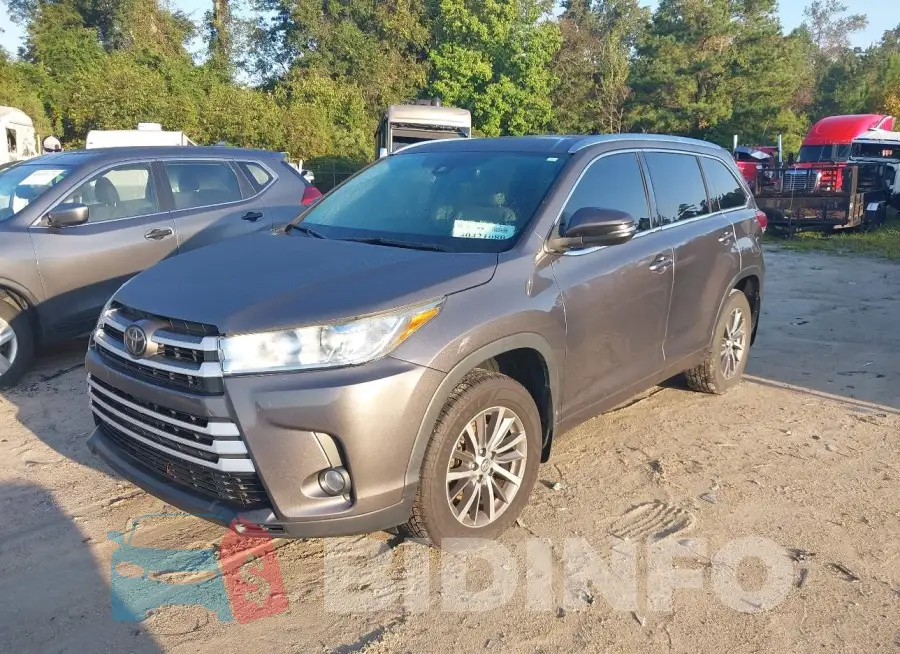 5TDJZRFH2JS811289 Photo# 2