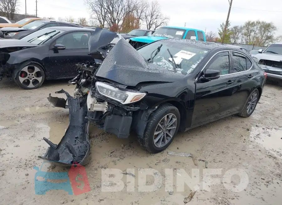 19UUB1F38JA011375 Photo# 2