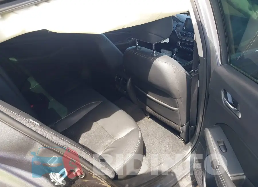 1N4BL4EV4KC243801 Photo# 8