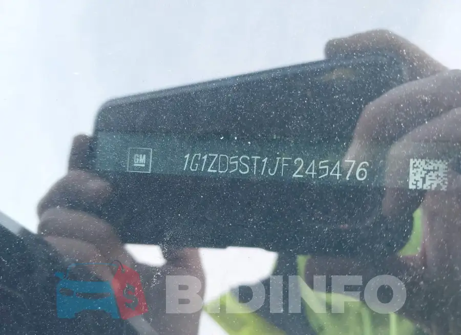 1G1ZD5ST1JF245476 Photo# 9