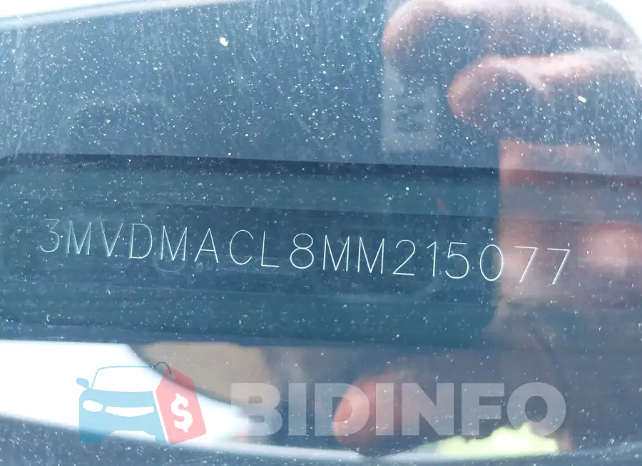 3MVDMACL8MM215077 Photo# 9