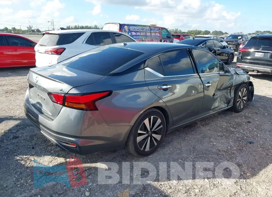1N4BL4EV2KC138643 Photo# 4