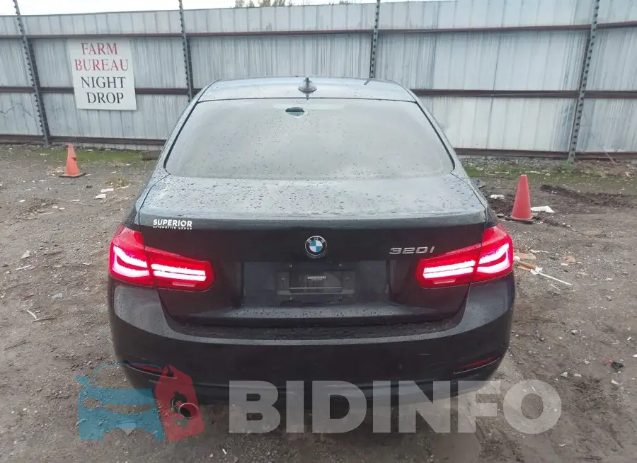 WBA8A9C57JAD26935 Photo# 16