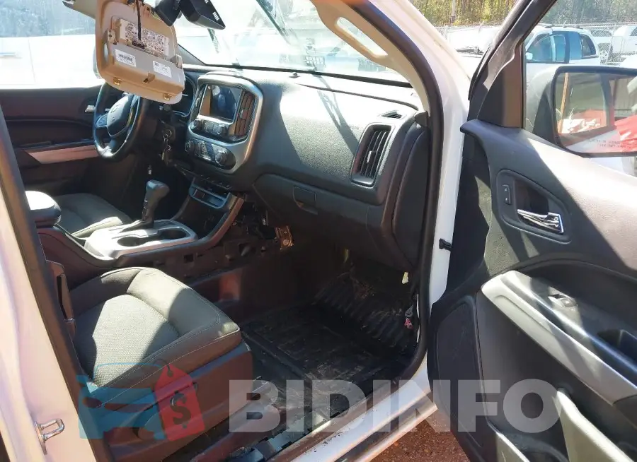 1GCHSCEA6M1216158 Photo# 5
