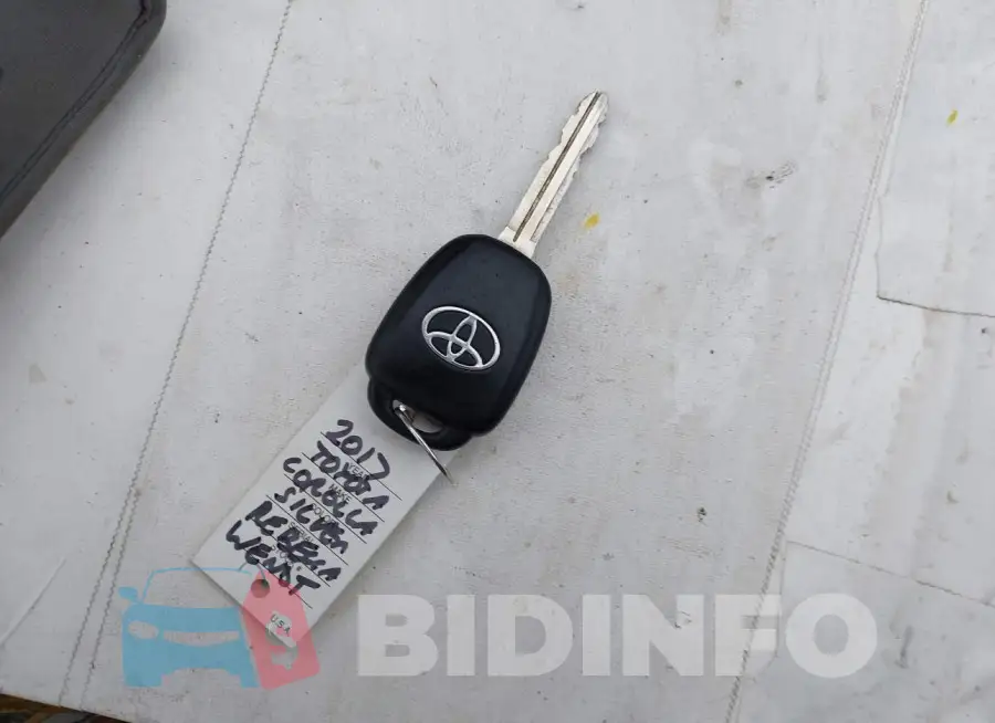 2T1BURHE6HC911596 Photo# 11