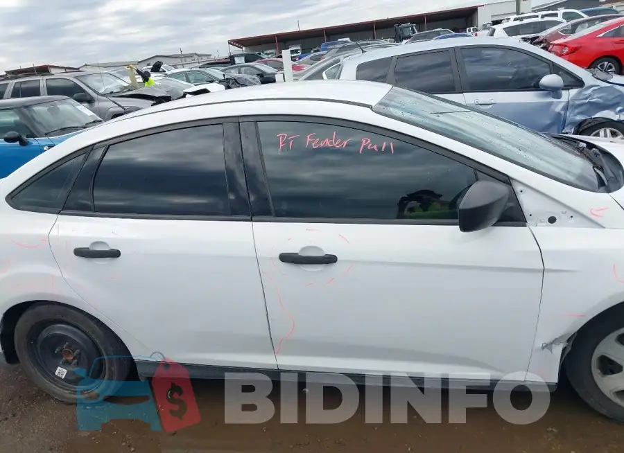 1FADP3E27GL262492 Photo# 14