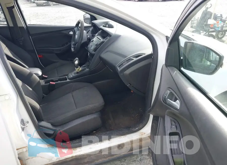 1FADP3FE3HL294057 Photo# 5