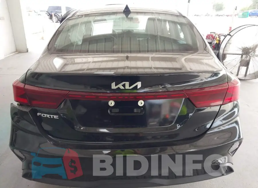 3KPF24AD9RE800829 Photo# 16