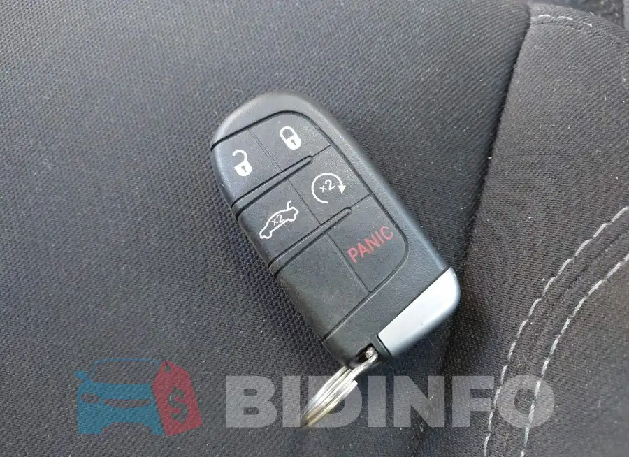 2C3CDXJG2MH679944 Photo# 11