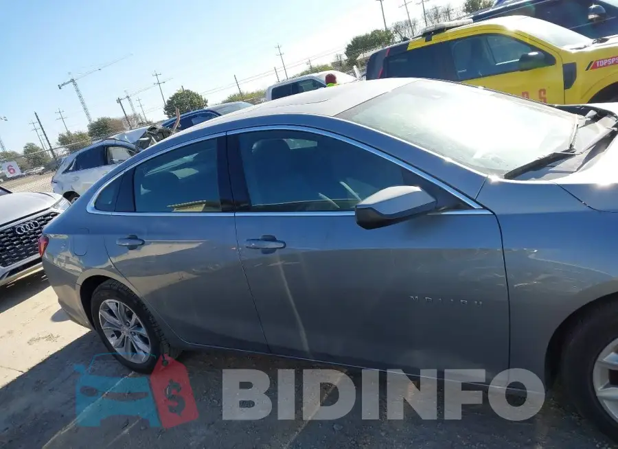 1G1ZD5ST9PF210404 Photo# 13