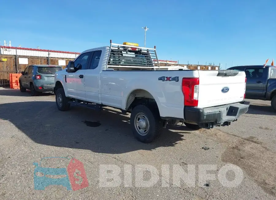 1FT7X2B68KEC24968 Photo# 3