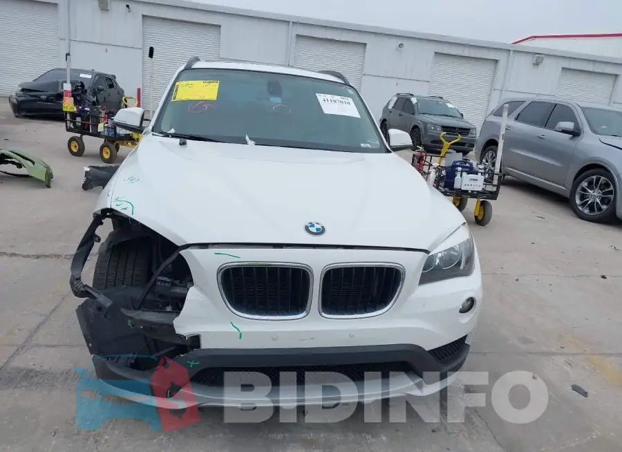WBAVM1C58FV318433 Photo# 12