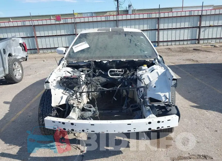 2C3CDXBG8FH840640 Photo# 11