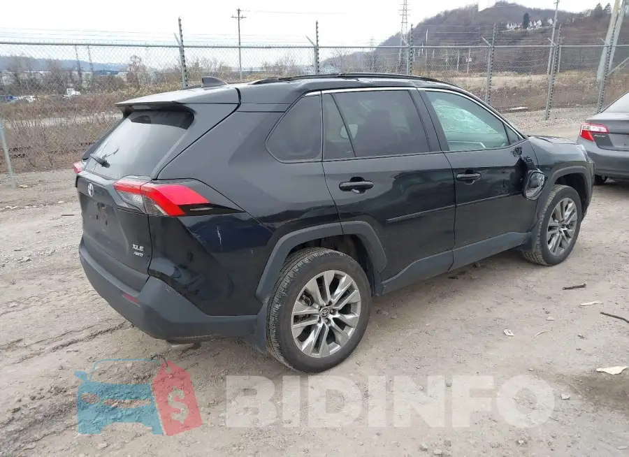 2T3A1RFV8PC336947 Photo# 4