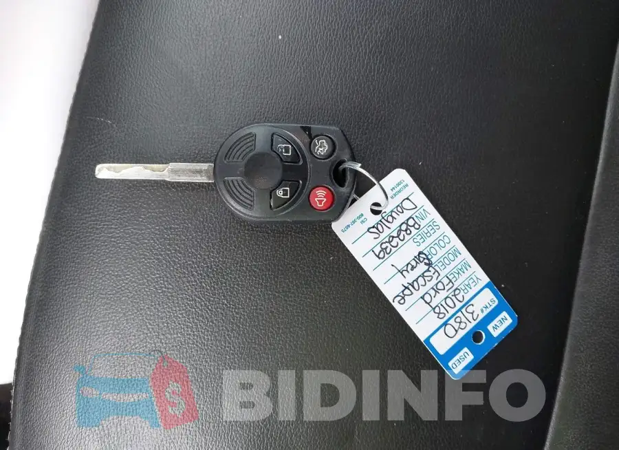 1FMCU0HD1JUB82239 Photo# 11