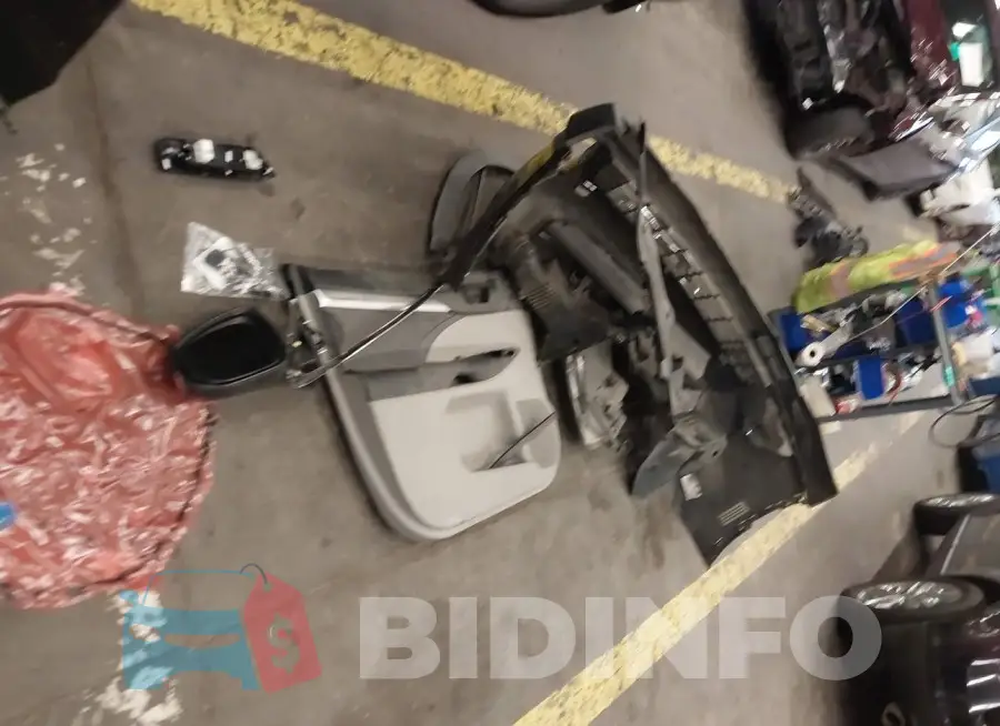 5TDJKRFH6GS257607 Photo# 12