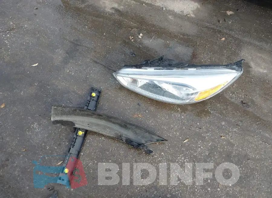 1FADP3F2XGL260945 Photo# 11