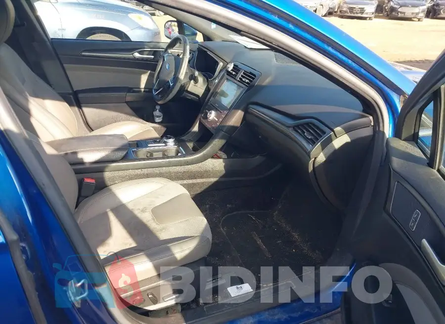 3FA6P0VPXHR179788 Photo# 5