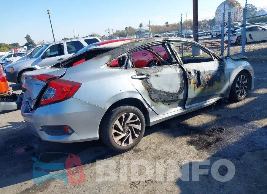 19XFC2F83GE248562 Photo# 4
