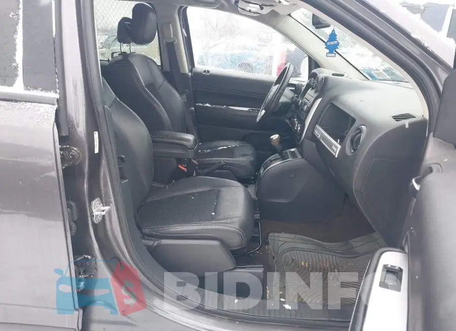 1C4NJDEB3FD412757 Photo# 5