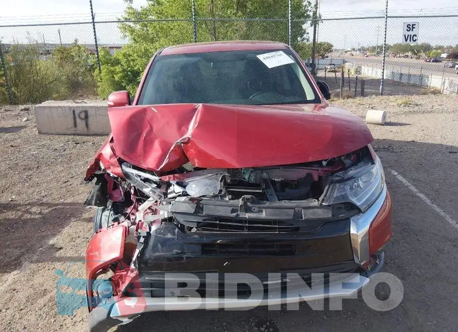 JA4AD3A39JZ009368 Photo# 12