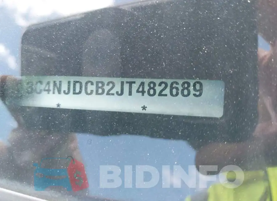 3C4NJDCB2JT482689 Photo# 17