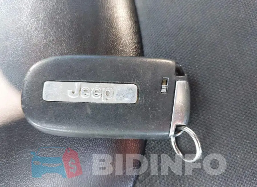 1C4PJLLB2KD420509 Photo# 11