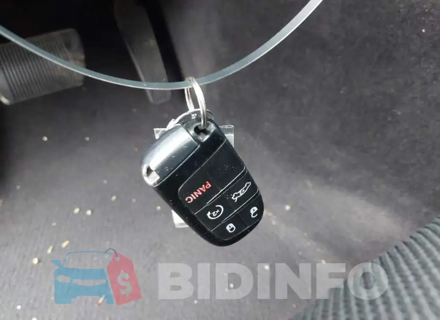 2C3CDXHG4JH156586 Photo# 11