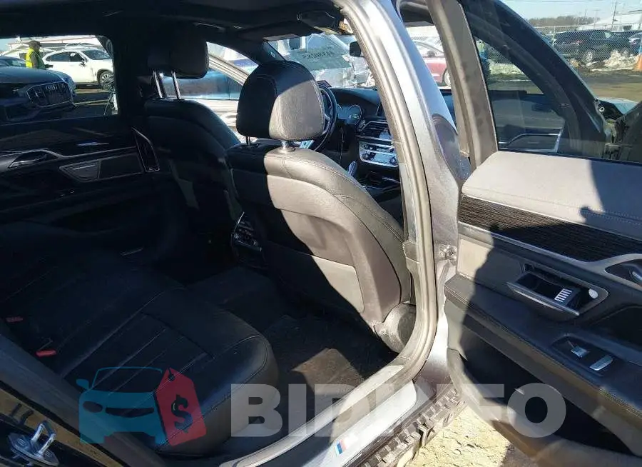 WBA7E4C55KGV70582 Photo# 8
