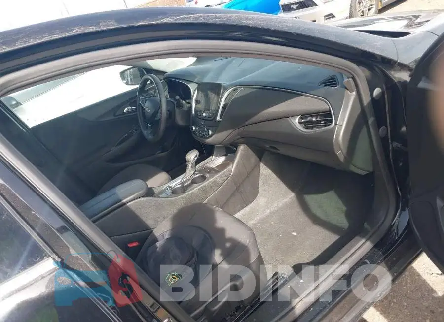 1G1ZD5ST0RF238501 Photo# 5