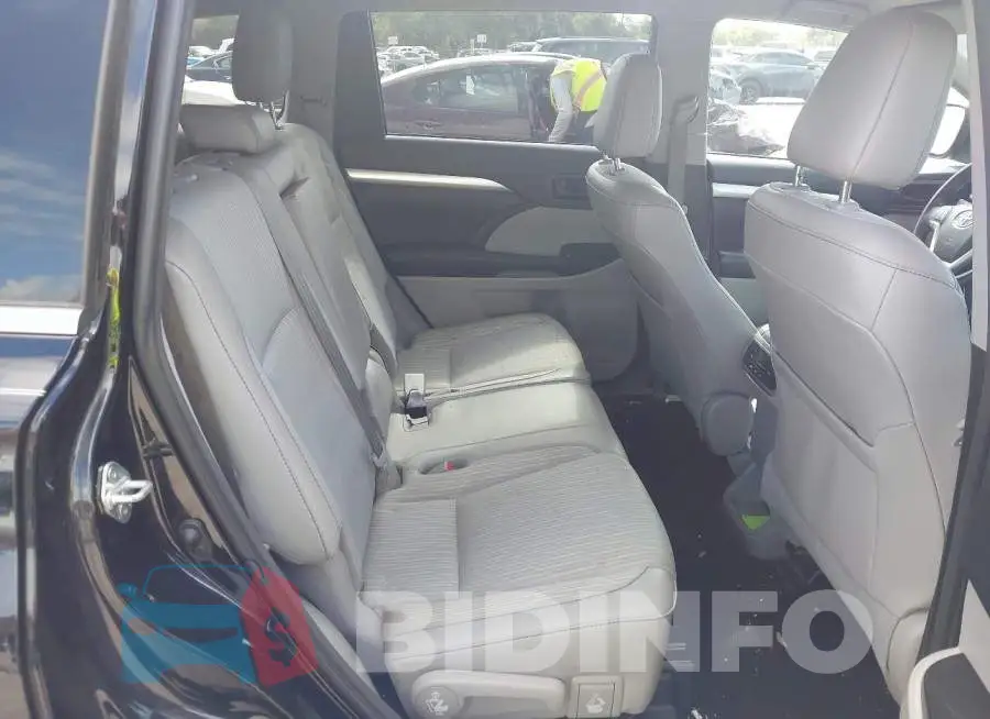 5TDZZRFH4JS286125 Photo# 8