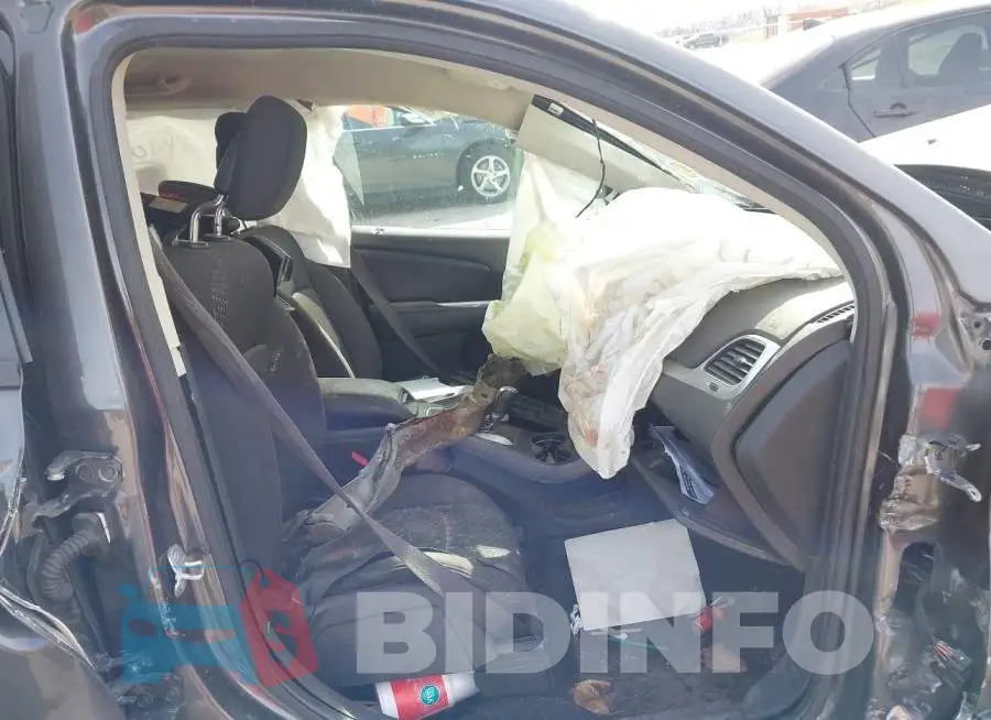 3C4PDCAB7LT180699 Photo# 5