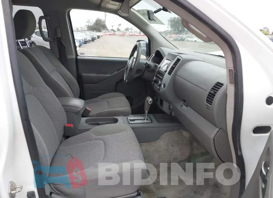 1N6AD0EV6JN737086 Photo# 5