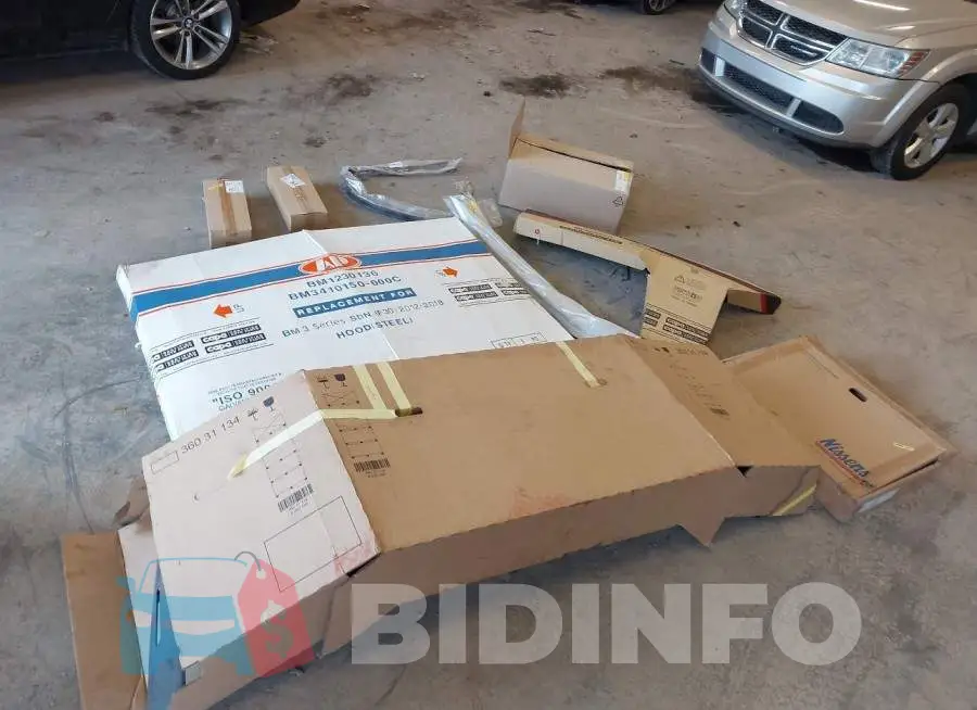 WBA4J3C55KBL07014 Photo# 12