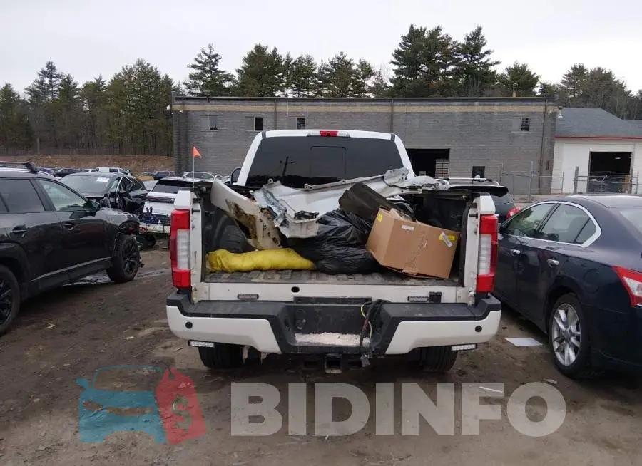 1FT7W2BTXKEG82729 Photo# 16