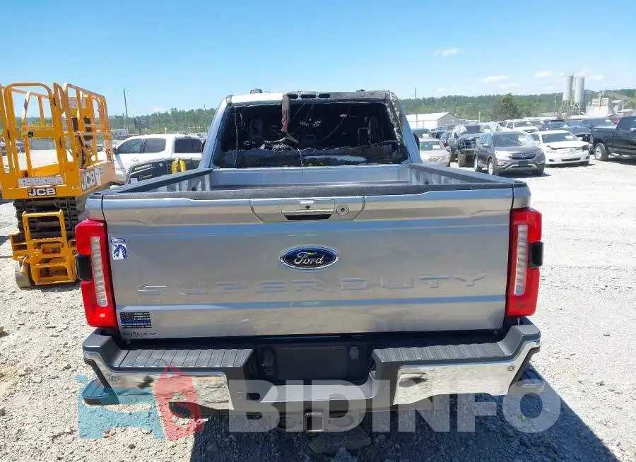 1FT8W3BT2PED89537 Photo# 8