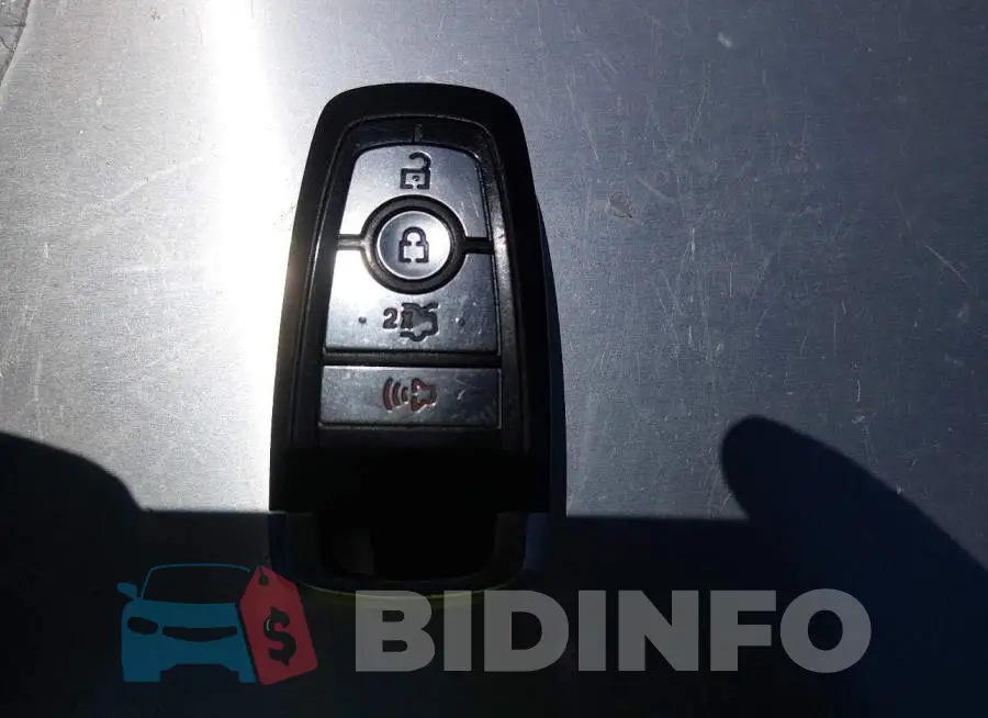 3FA6P0G79KR201137 Photo# 11
