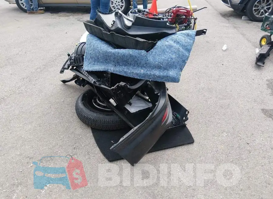 5J6RW2H81LL041813 Photo# 12